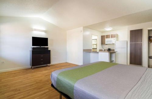 Plano Hotel | Convenient Stay at Studio 6-Plano, TX near Medical Center