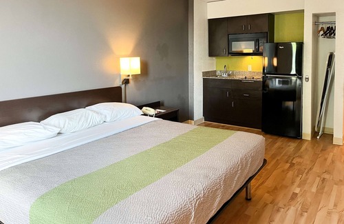 Clarion Hotel | Convenient Studio 6 Suites in Clarion, PA with Pool