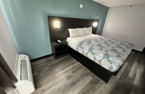 East Syracuse Hotel | Convenient Studio 6 Suites Near Syracuse Airport