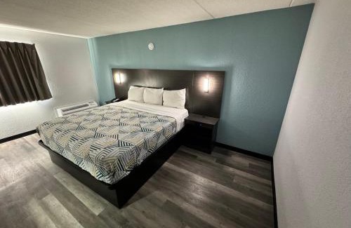 East Syracuse Hotel | Convenient Studio 6 Suites Near Syracuse Airport