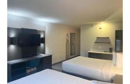 Norcross Hotel | Comfortable Studio 6 Suites in Norcross, GA - Pet Friendly!