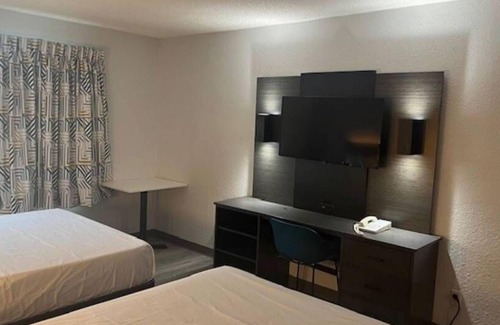 Norcross Hotel | Cozy Studio 6 Suites in Norcross, GA - Pet Friendly & Pool