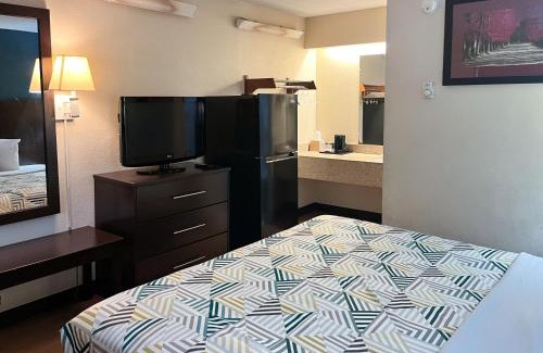 Flournoy Hotel | Budget-Friendly Studio 6 Suites in Shreveport, LA