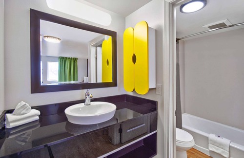 Victorville Hotel | Comfortable Studio 6 Victorville with Kitchen & Spa Access