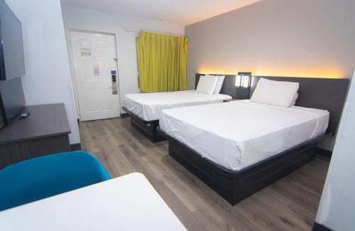 West Palm Beach Hotel | Pet-Friendly Retreat at Studio 6 in West Palm Beach
