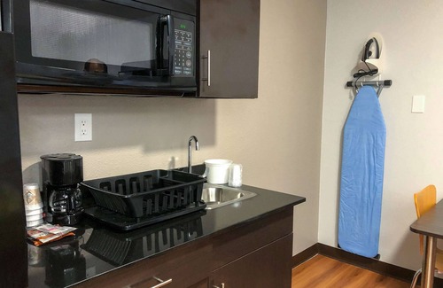 Wichita Hotel | Budget-Friendly Stay at Studio 6 Wichita, KS - Airport