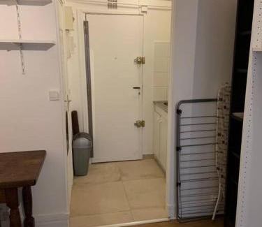 Quartier de l'Ecole-Militaire Apartment | Discover Studio 7ème arrondissement for Your Next Getaway