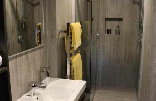 Kelvin Heights House | Explore STUDIO@746: 4-Star, Wheelchair Accessible Retreat