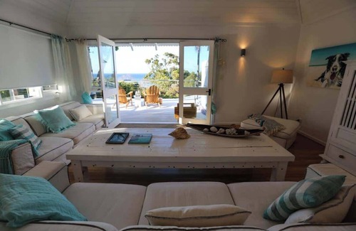 Eagle Bay House | Top-Rated Studio 9 at Eagle Bay with Pool & Breakfast