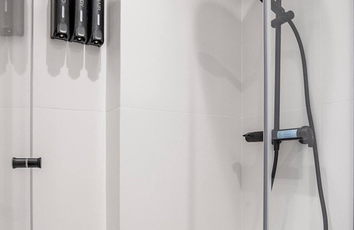 La Coruna Old Town Apartment | Cozy Studio A Coruña: Ideal for 2 with Kitchen Amenities