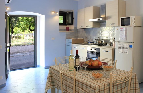 Gianola House | Cozy Studio Steps from the Ocean with Pet-Friendly Options