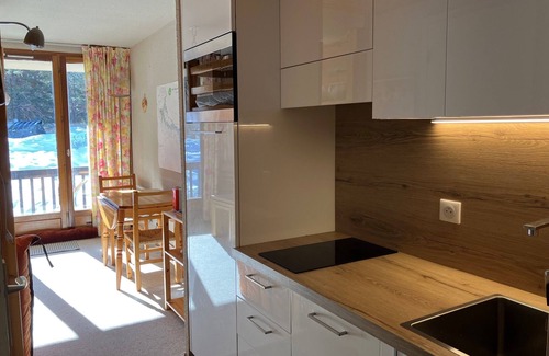 Saint-Etienne-de-Tinee Apartment | Cozy Studio Auron - Hailstones with Pool & Breakfast
