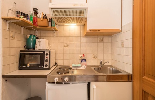Lindau Apartment | Charming Achraintal 4 Apartment with Ocean Views & Wi-Fi