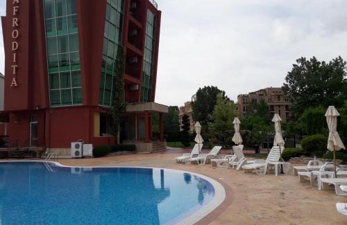 Sunny Beach Apartment | Oceanfront Studio Afrodita 1 - Guest Rated 9.8, Pool & Spa