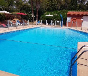 Mouans-Sartoux Apartment | Cozy Albatros Studio with Pool & Terrace near Golf St-Donat