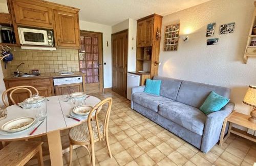 Le Planellet Apartment | Welcoming Studio Alcôve with Garden, Near Ski & Golf in Megève