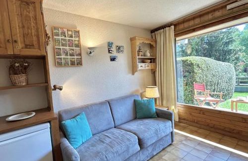 Le Planellet Apartment | Welcoming Studio Alcôve with Garden, Near Ski & Golf in Megève
