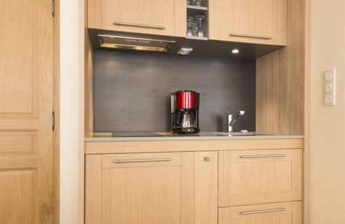 Granville Apartment | Experience Oceanfront Bliss at Studio Alexis de Tocqueville