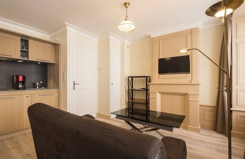 Granville Apartment | Experience Oceanfront Bliss at Studio Alexis de Tocqueville