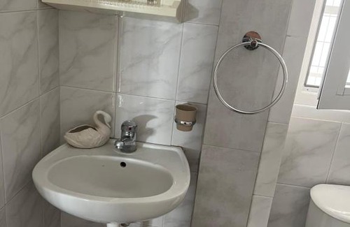 Salamis Apartment | Budget-Friendly Studio Algo 3: Child Friendly Retreat