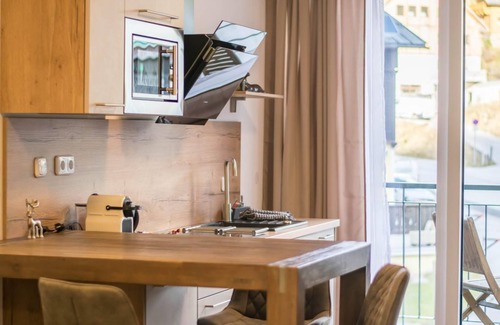 Irdning-Donnersbachtal Apartment | Cozy Studio Alpenrauschen: Family-Friendly with Ocean Views