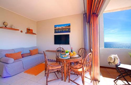 Torralta Apartment | Oceanfront Studio Alvor Bay Dream for Family Getaways