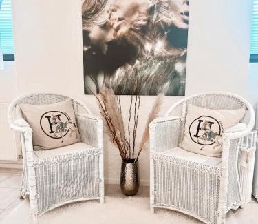 Gernsbach House | Tranquil Studio am Waldbach: Pet-Friendly & Family Welcoming