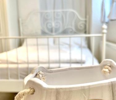 Gernsbach House | Tranquil Studio am Waldbach: Pet-Friendly & Family Welcoming