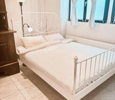 Gernsbach House | Tranquil Studio am Waldbach: Pet-Friendly & Family Welcoming