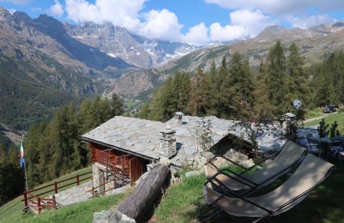 Valtournenche Apartment | Guest Rated 10/10: Studio Ancienne Bergerie - Pet Friendly