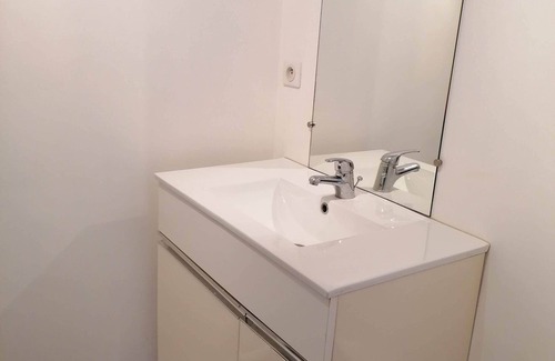 Anglet Apartment | Pet-Friendly Studio Anglet with Family Amenities & 9/10 Rating