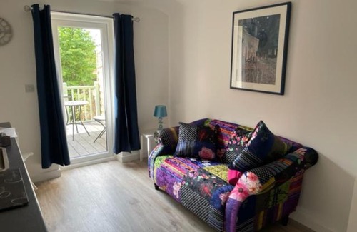 Worthing Apartment | Cozy Studio Annie: A Perfect Stay Awaits You