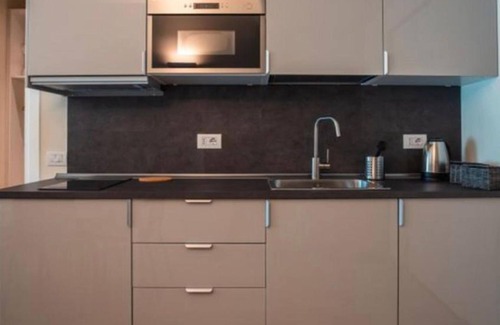 Gargagnago di Valpolicella Apartment | Studio Apartment 'Agni' with Shared Terrace, Wi-Fi and Air Conditioning