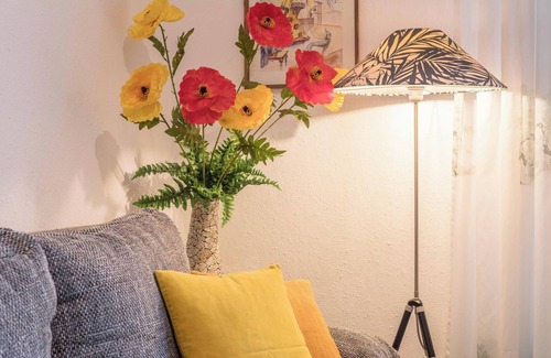 Meckenbeuren Apartment | Cozy Studio Apartment 'B and E' with Balcony & Free Wi-Fi