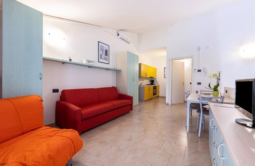 Toscolano Maderno Apartment | Mountain View Studio Apartment with Private Terrace & Wi-Fi