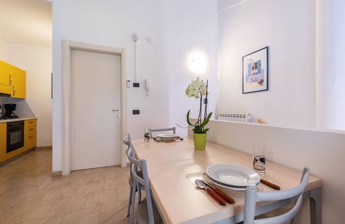 Toscolano Maderno Apartment | Mountain View Studio Apartment with Private Terrace & Wi-Fi