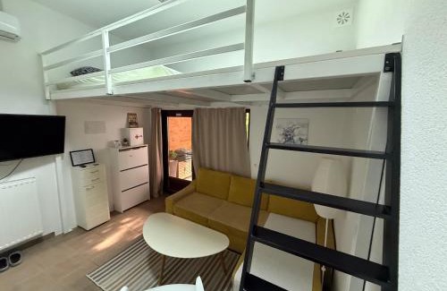 Mali Radic Apartment | Welcoming Studio Apartman Bišće for Families and Pets