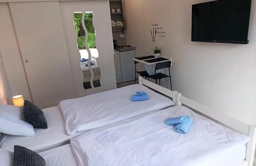 Tounj Apartment | Child-Friendly Studio Apartman Brletić with High Ratings