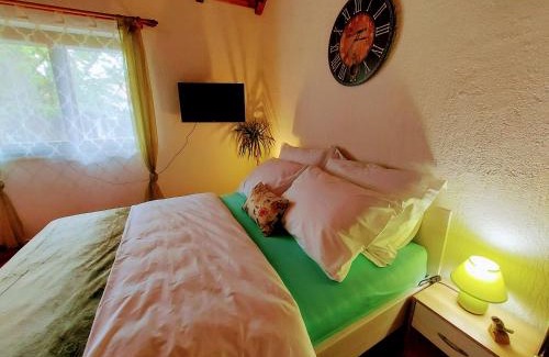 Jastrebarsko Apartment | Pet-Friendly Studio Apartment Buteo with Top Guest Ratings