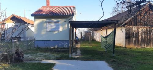 Lenti House | Discover Erdei Fenyő Vendégház: Pet-Friendly Retreat