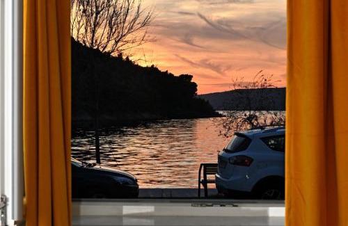 Novigrad Apartment | Top-Rated Studio Apartman Ivan: Pet-Friendly Getaway