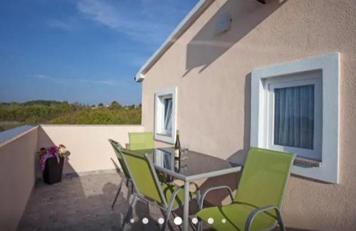 Krmed Apartment | Cozy Studio Apartment M&S Perkovic - Rated 9/10, Family-Friendly