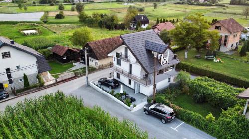 Tuhelj Apartment | Deluxe Studio Apartmani BISER: Family-Friendly & Hot Tub