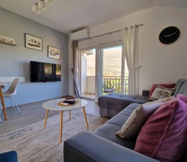 Trebinje Apartment | Elegant Studio Apartmani Milović with Oceanfront Pool