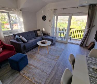 Trebinje Apartment | Elegant Studio Apartmani Milović with Oceanfront Pool