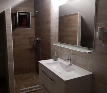 Smoljanac House | Discover Studio Apartmani Patricia: 4-Star Family Retreat