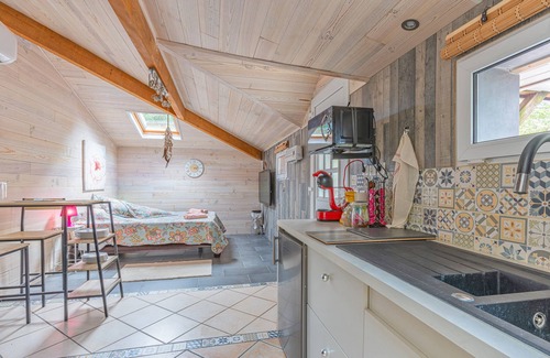 Cazaux Apartment | Cozy Studio Apartment "Bassin d'Arcachon" with Terrace & Wi-Fi