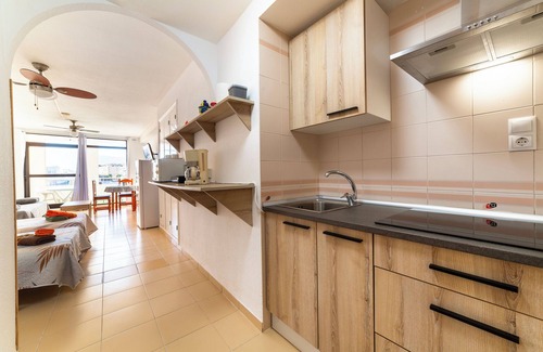 Roquetas de Mar Apartment | Beautiful Studio Apartment with Ocean View & Shared Pool