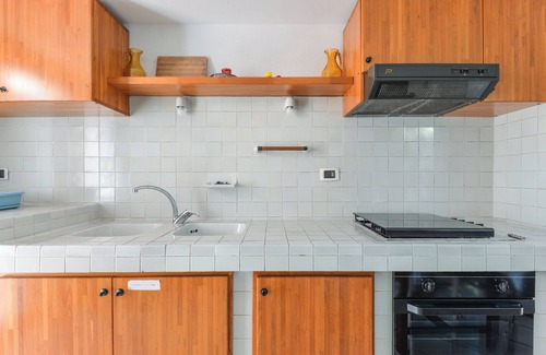 Marciana Marina Apartment | Studio Apartment 'Monolocale Nel Verde' with Private Terrace, Shared Garden and Wi-Fi