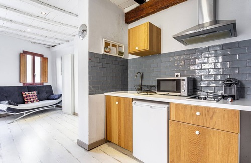 Barrio del Carmen Apartment | Modern Studio Apartment in the Heart of the Old Center